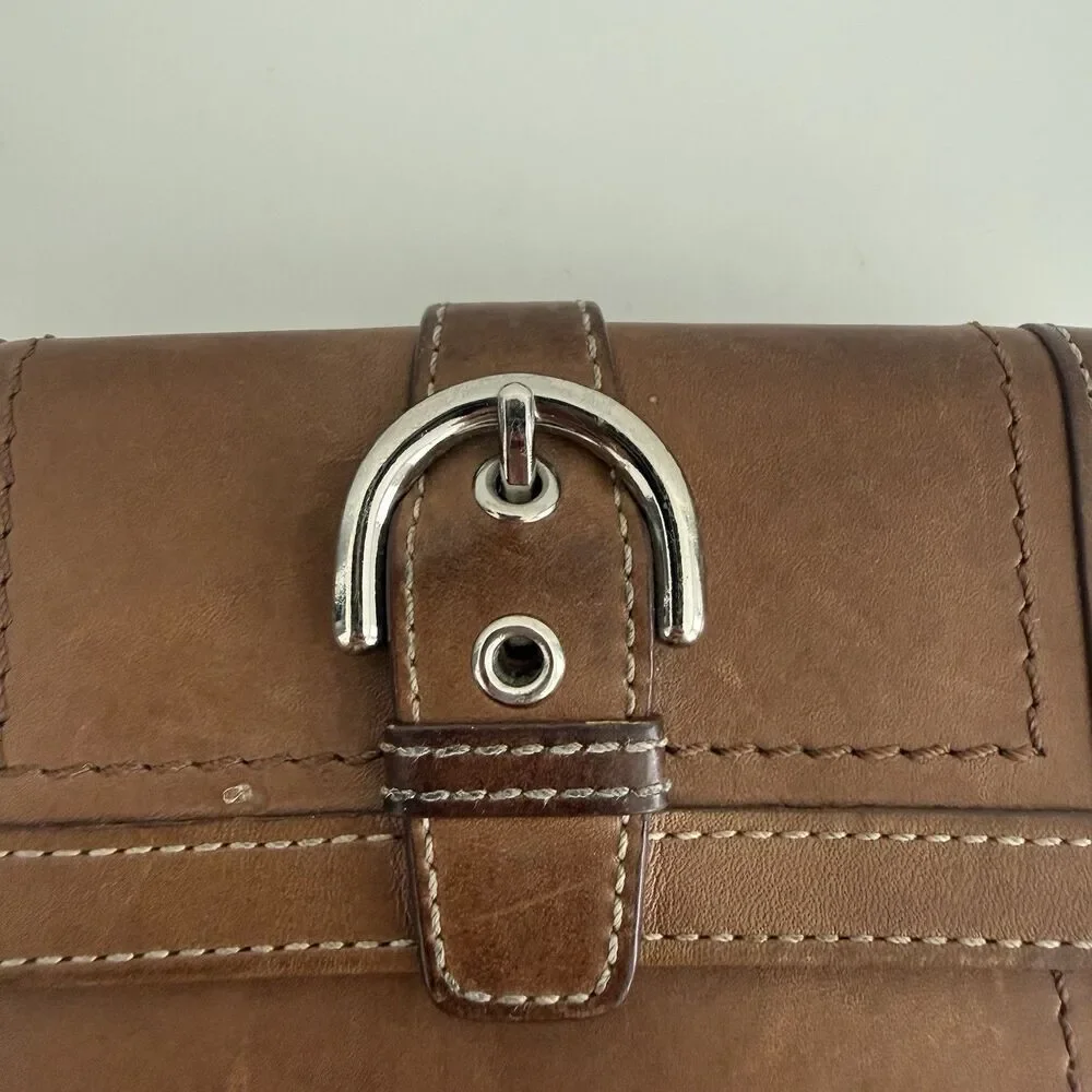 Coach Soho Saddle Leather Wallet Y2K Vintage Snap Buckle w/ Card & Coin Pockets